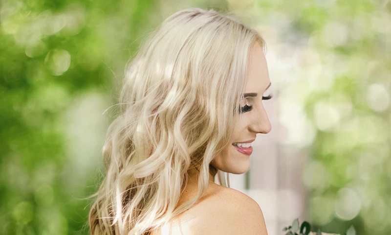 Abstehende Haare entfernen